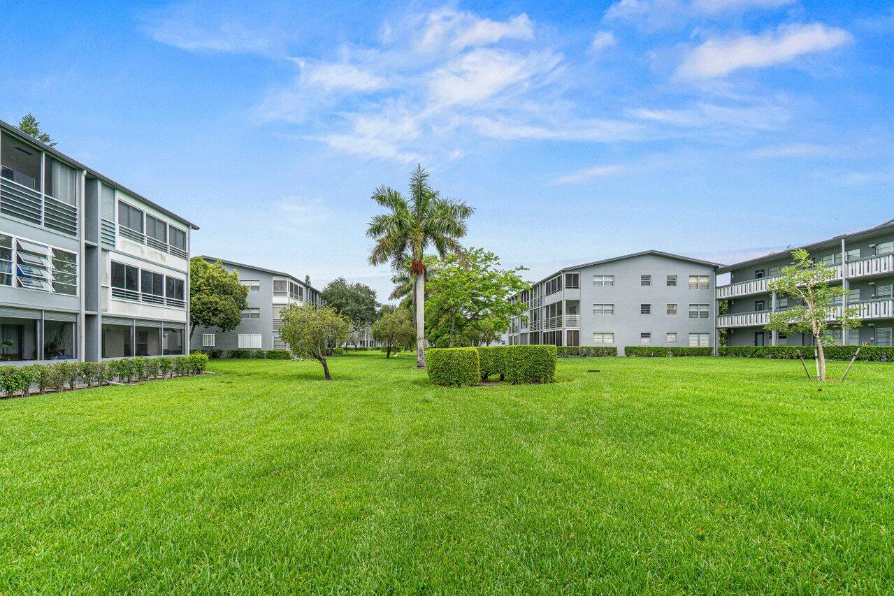 SUFFOLK AT CENTURY VILLAGE CONDO - Residential