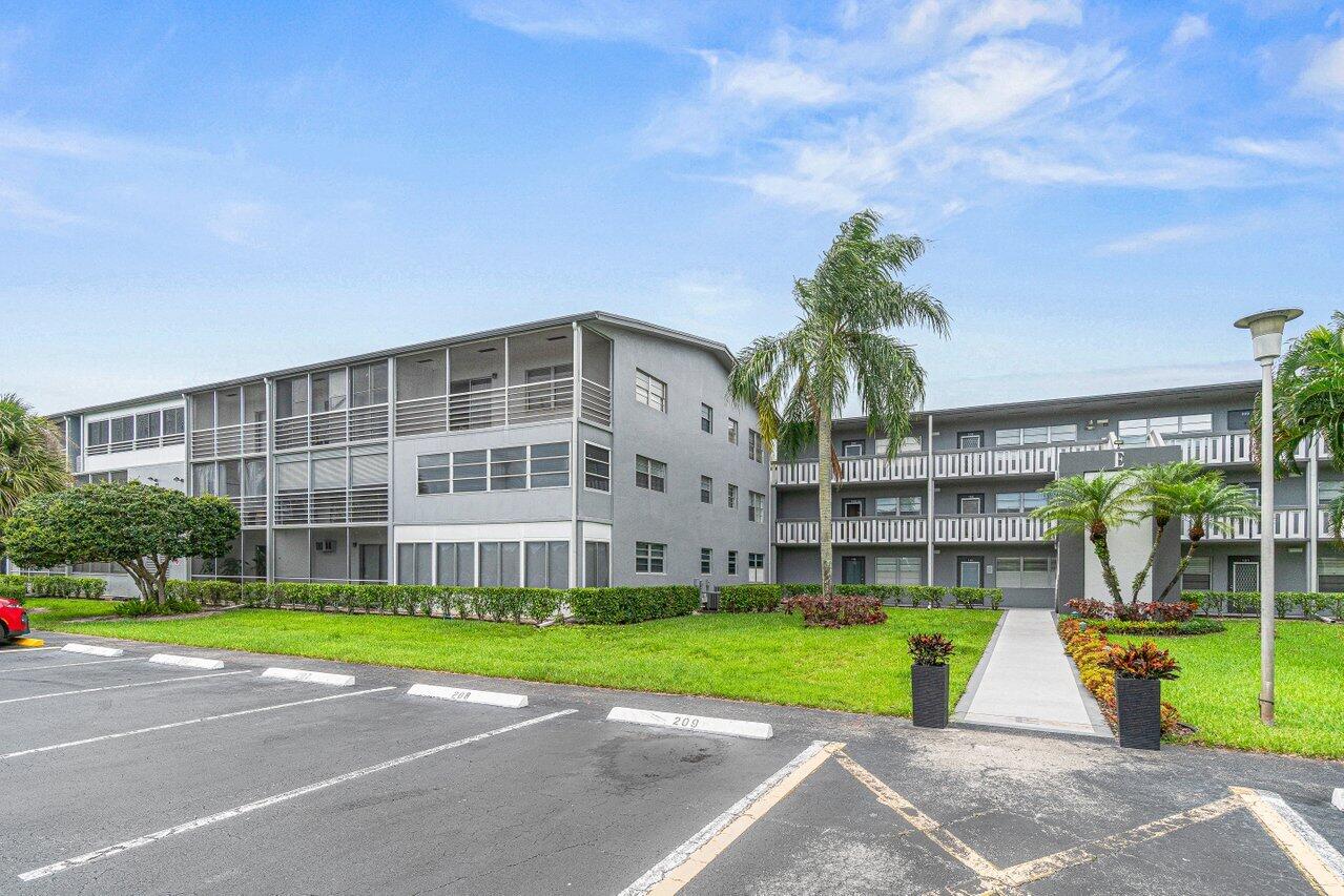 SUFFOLK AT CENTURY VILLAGE CONDO - Residential