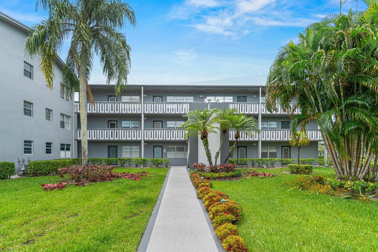 SUFFOLK AT CENTURY VILLAGE CONDO - Residential
