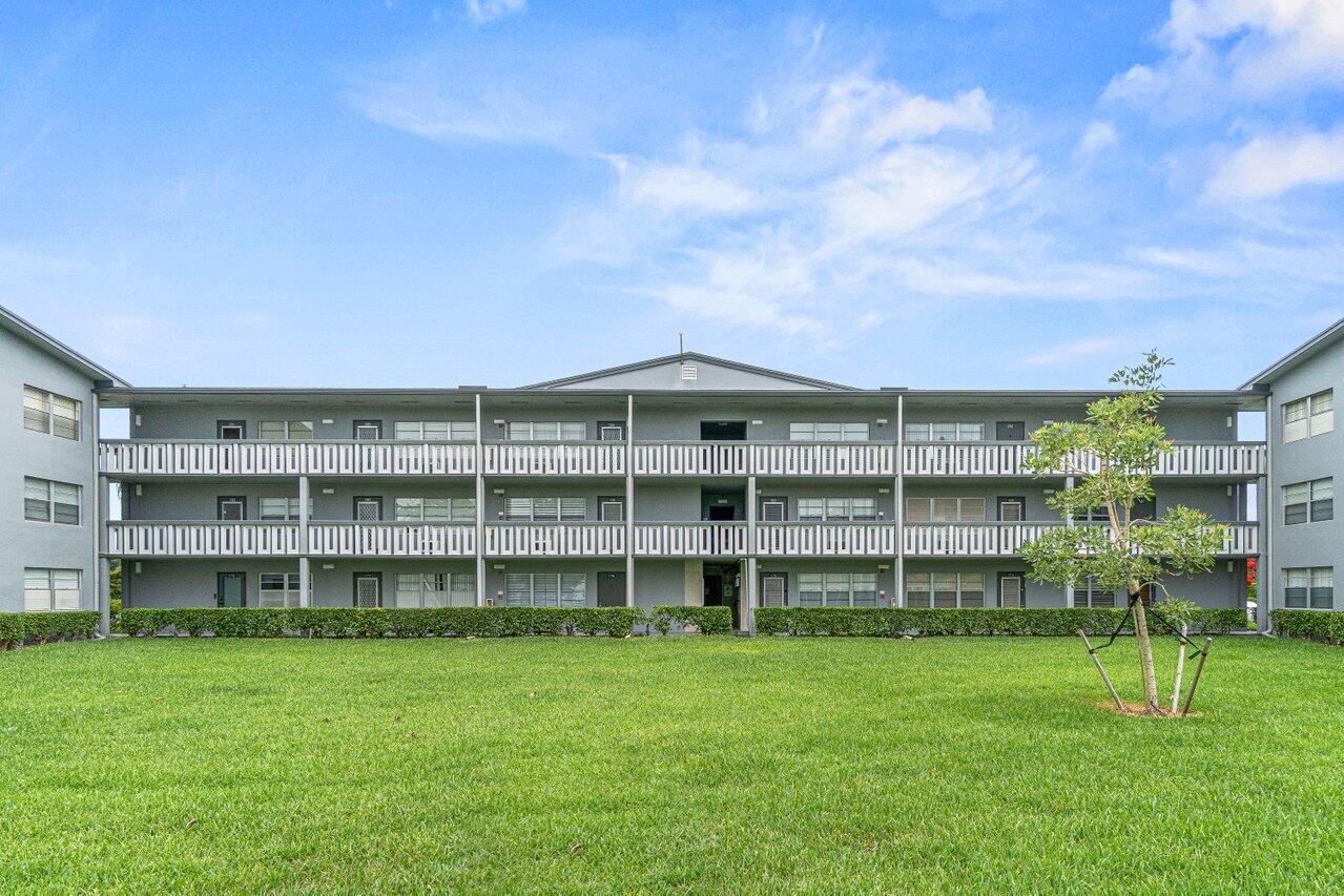 SUFFOLK AT CENTURY VILLAGE CONDO - Residential