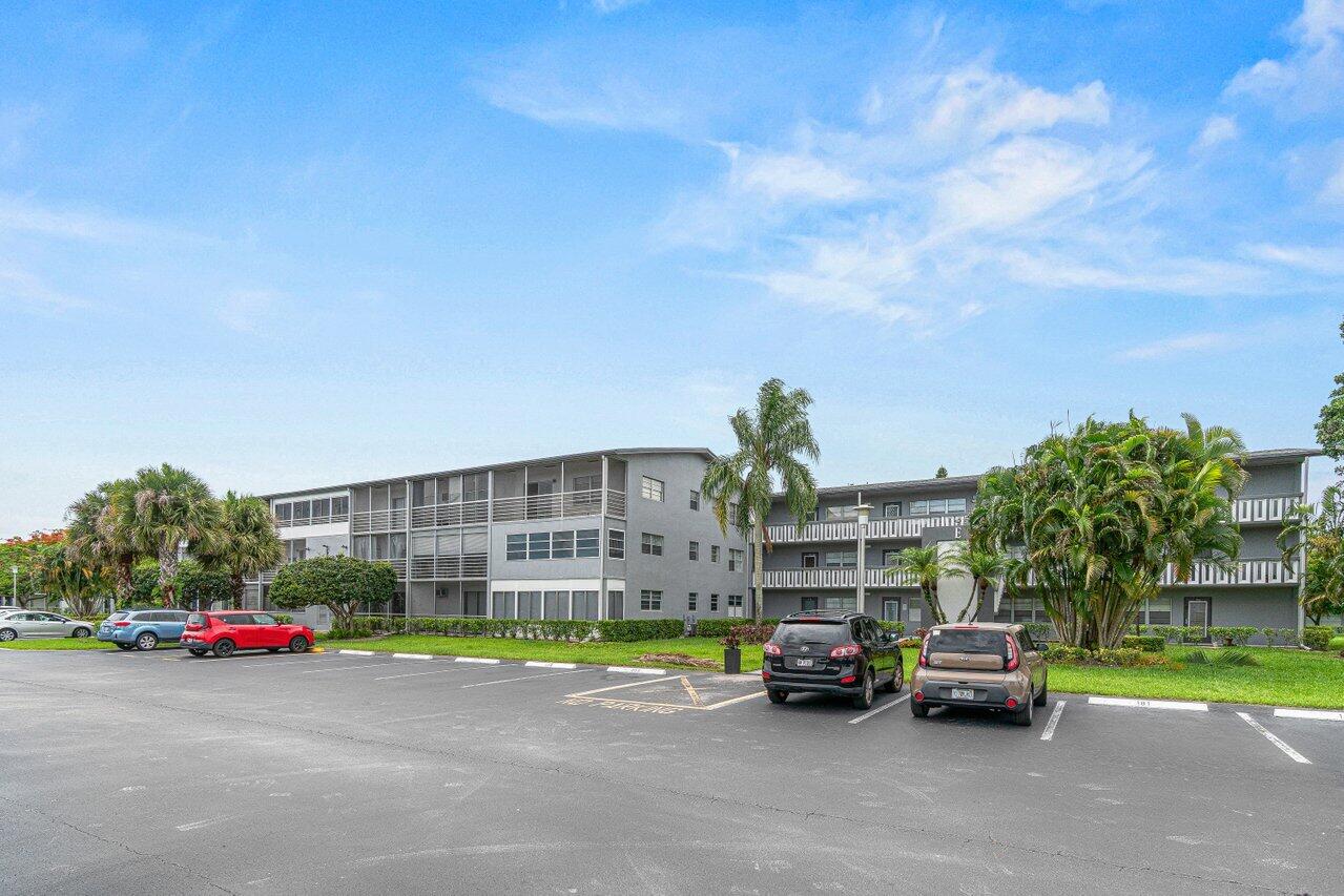 SUFFOLK AT CENTURY VILLAGE CONDO - Residential