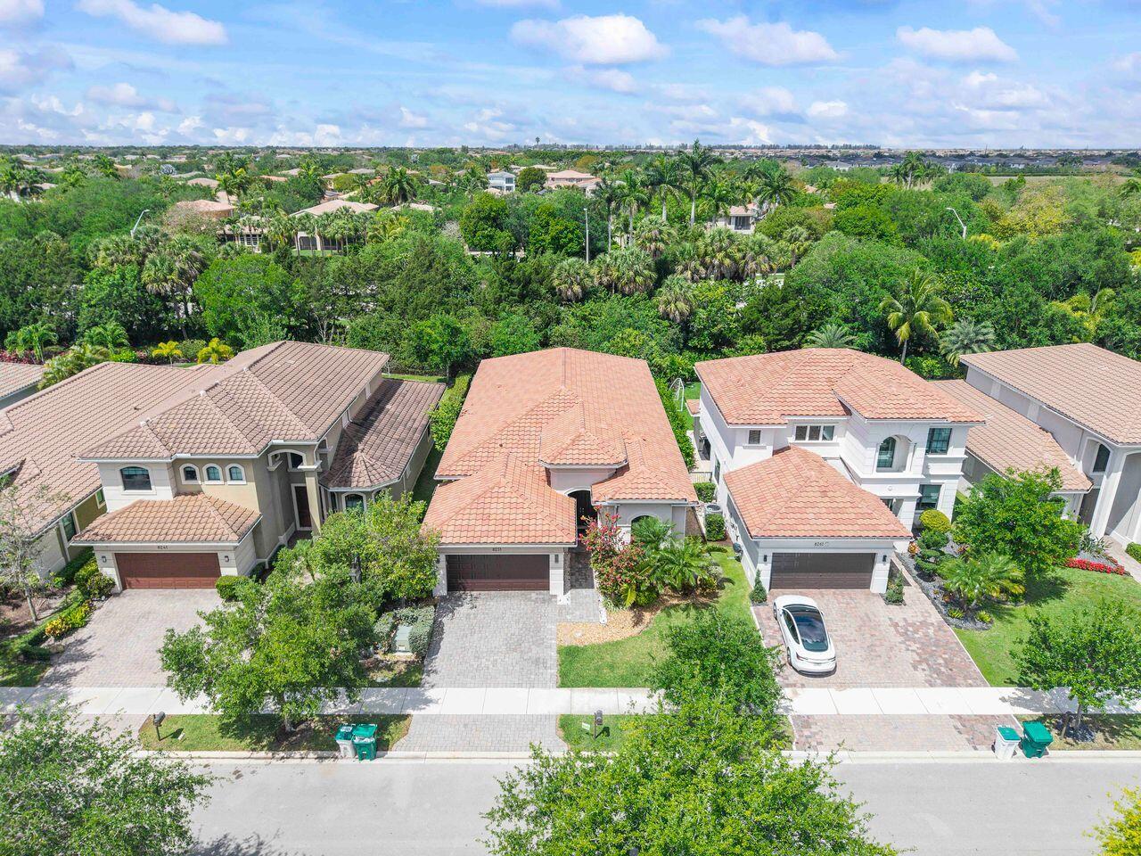 PARKLAND GOLF AND COUNTRY CLUB - Residential