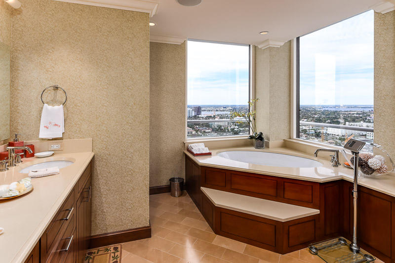 TRUMP PLAZA OF THE PALM BEACHES CONDO - Residential
