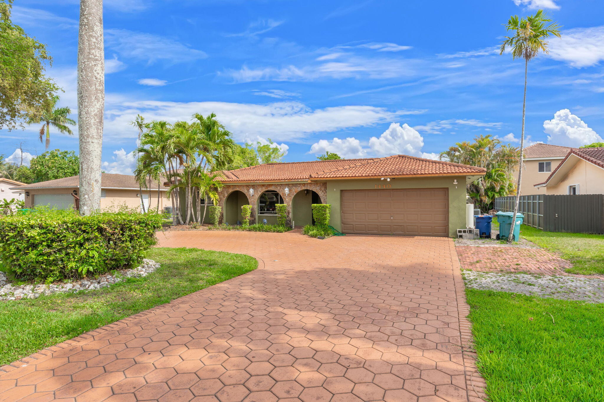 NORTH DADE COUNTRY CLUB VILLAGE - Residential