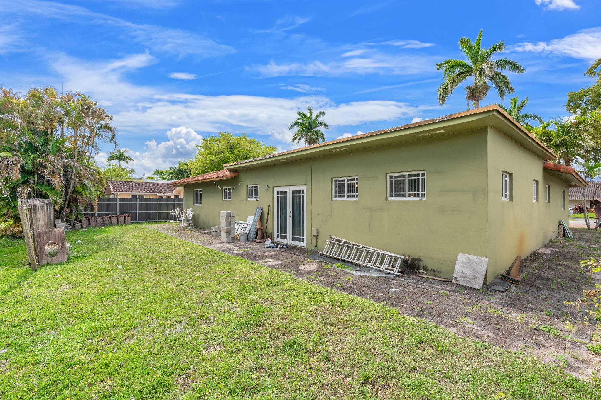 NORTH DADE COUNTRY CLUB VILLAGE - Residential