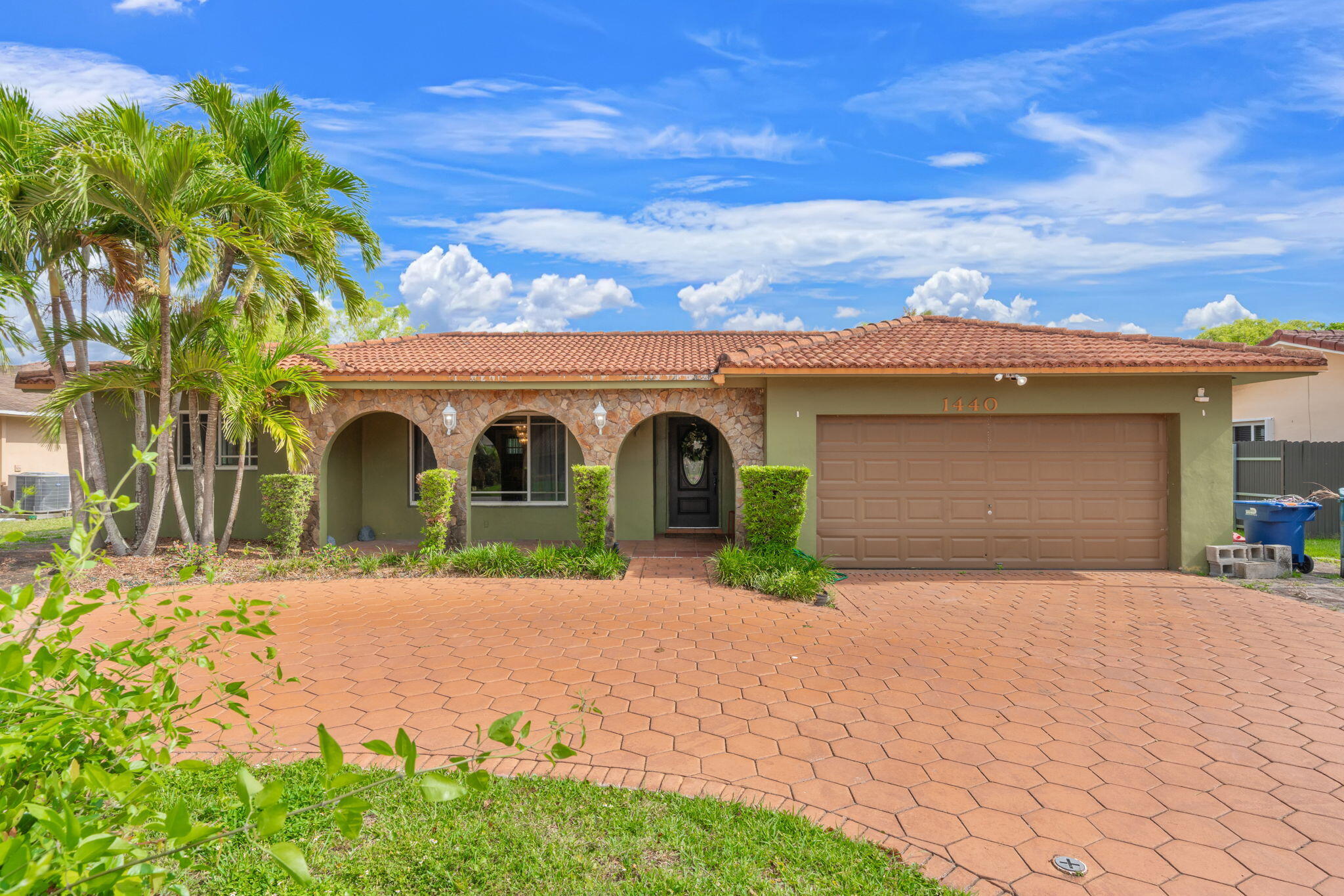 NORTH DADE COUNTRY CLUB VILLAGE - Residential