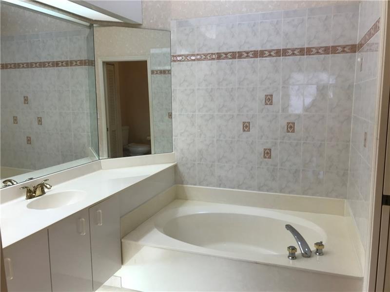 Lombardy kings point - Residential