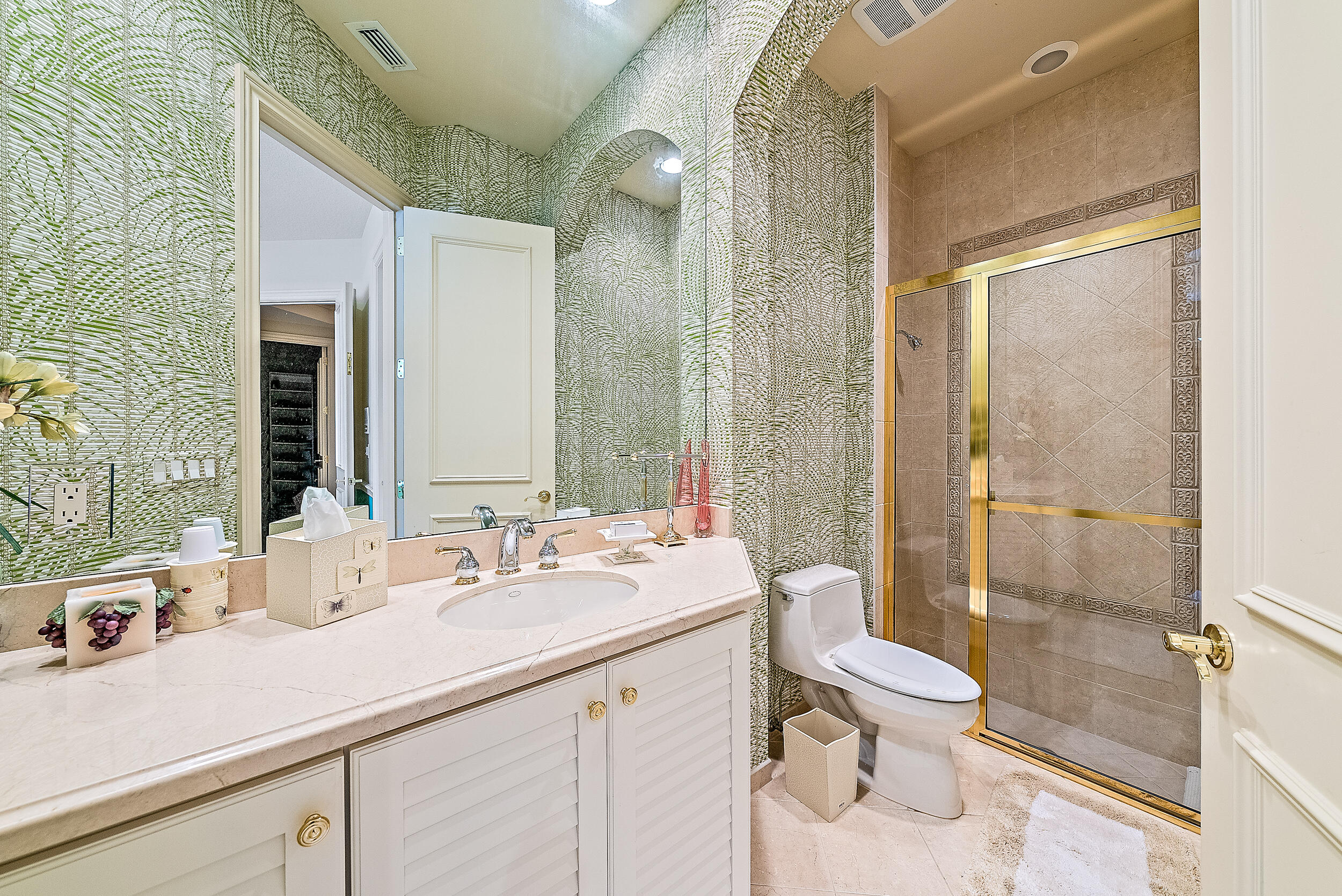 JUPITER HILLS VILLAGE - Residential