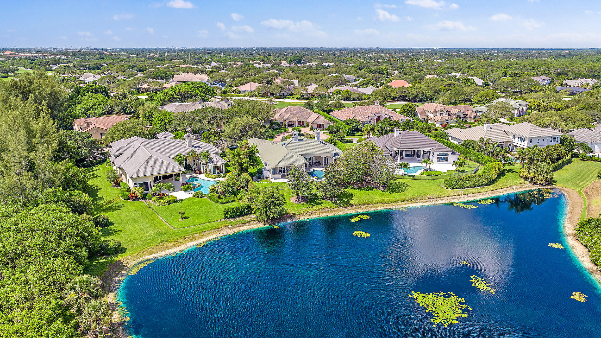 JUPITER HILLS VILLAGE - Residential