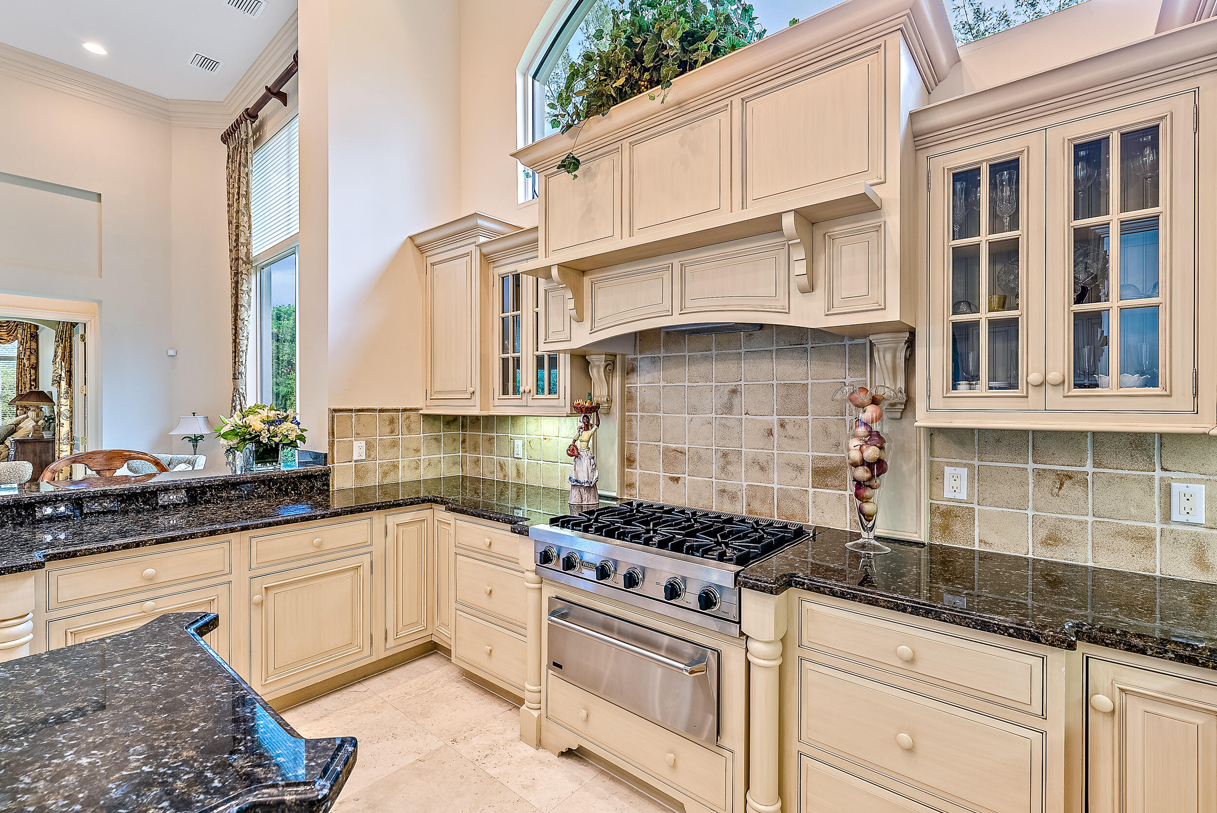 JUPITER HILLS VILLAGE - Residential