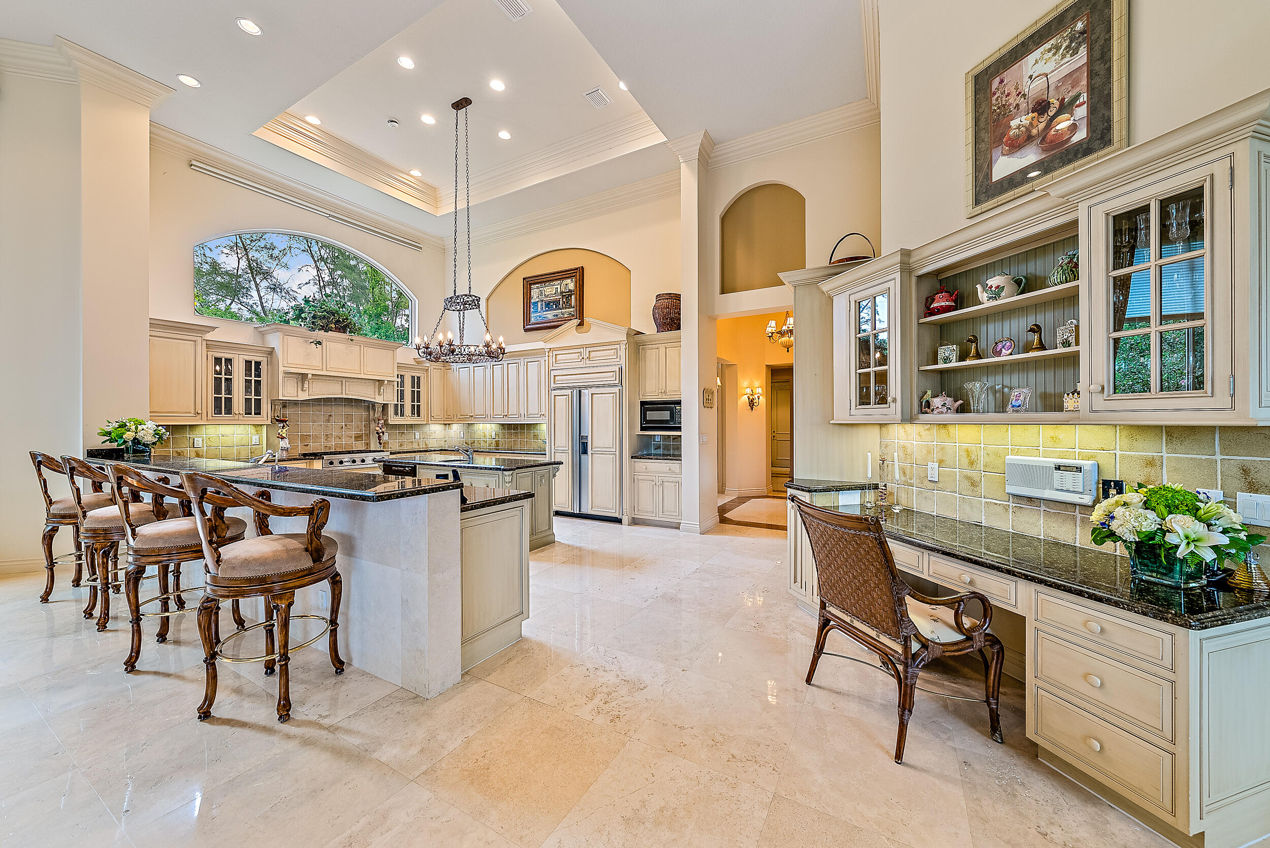 JUPITER HILLS VILLAGE - Residential