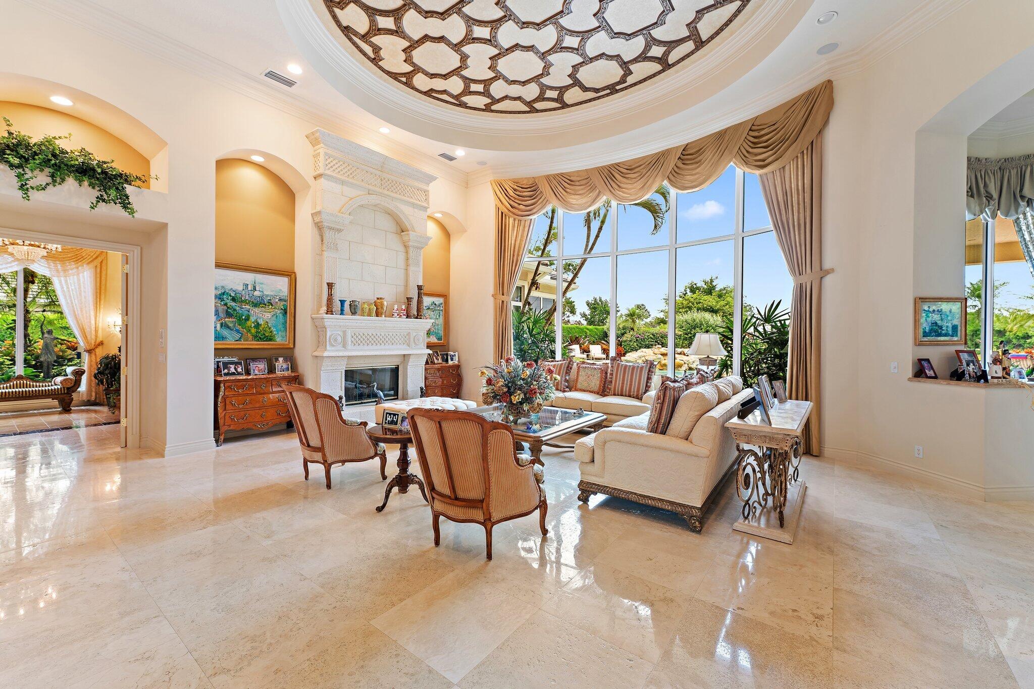 JUPITER HILLS VILLAGE - Residential