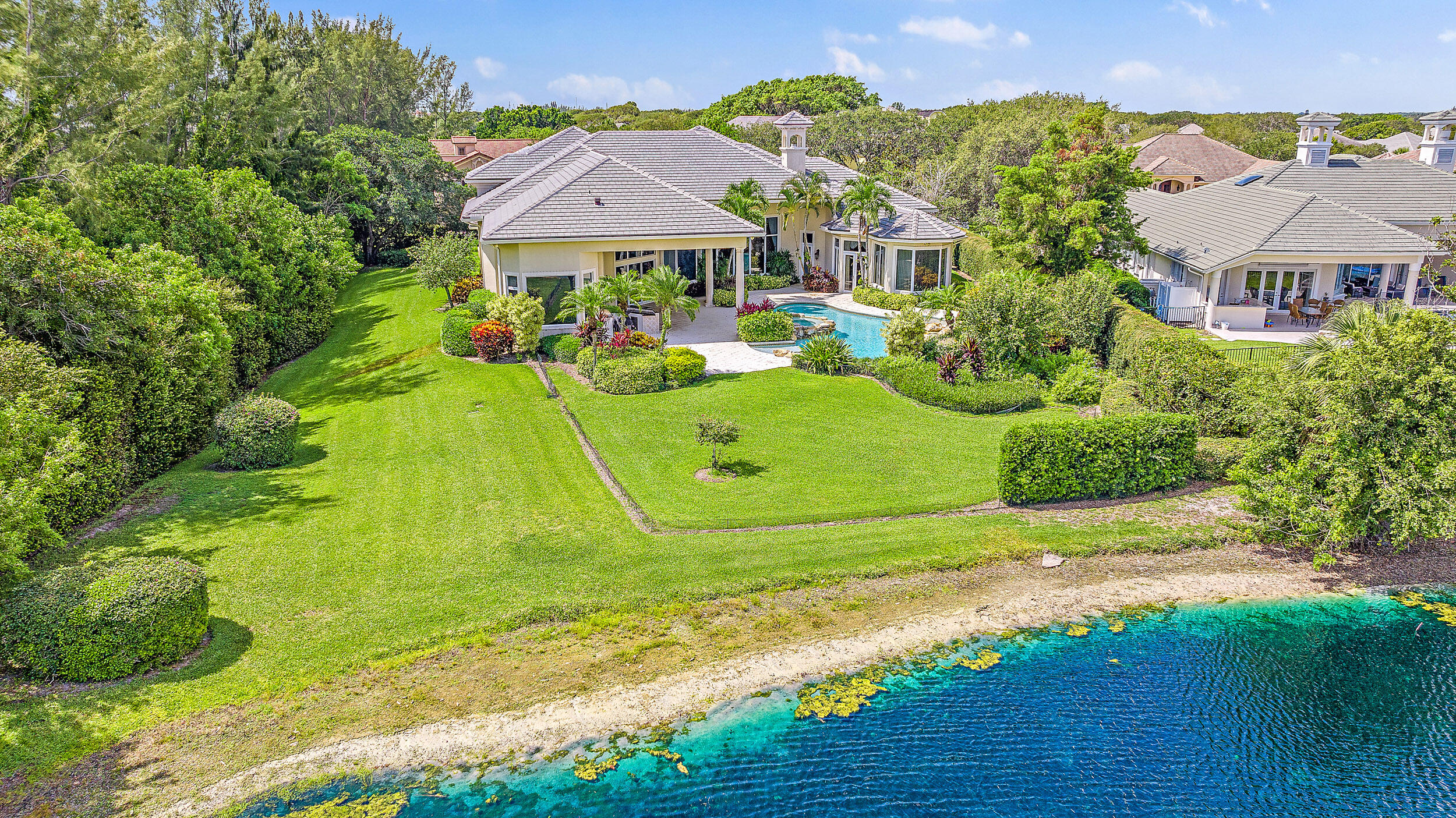 JUPITER HILLS VILLAGE - Residential