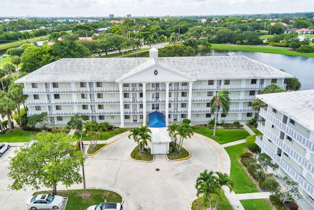 WHITEHALL VILLAGE - Residential