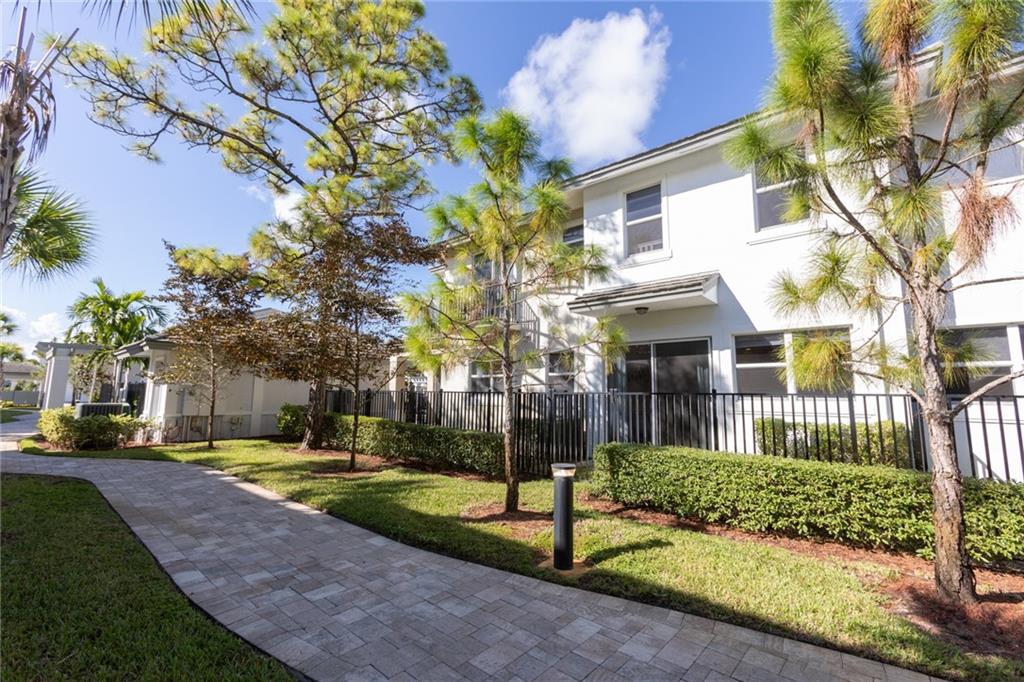 IN THE PINES - Residential