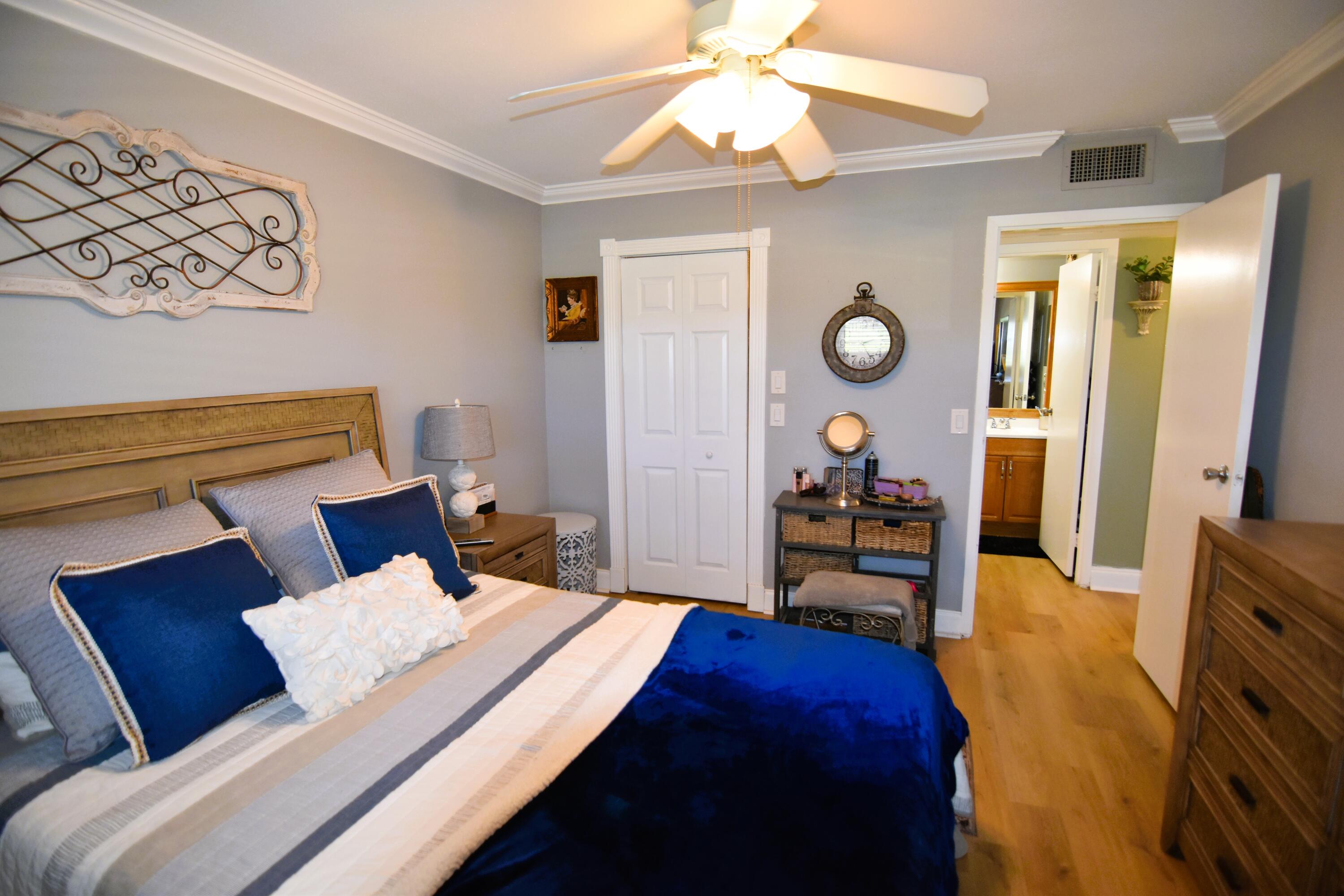 KINGS POINT SAXONY CONDOS - Residential