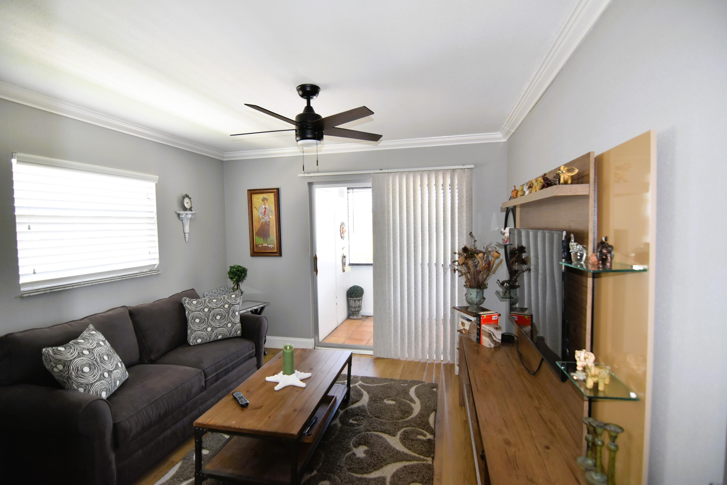 KINGS POINT SAXONY CONDOS - Residential