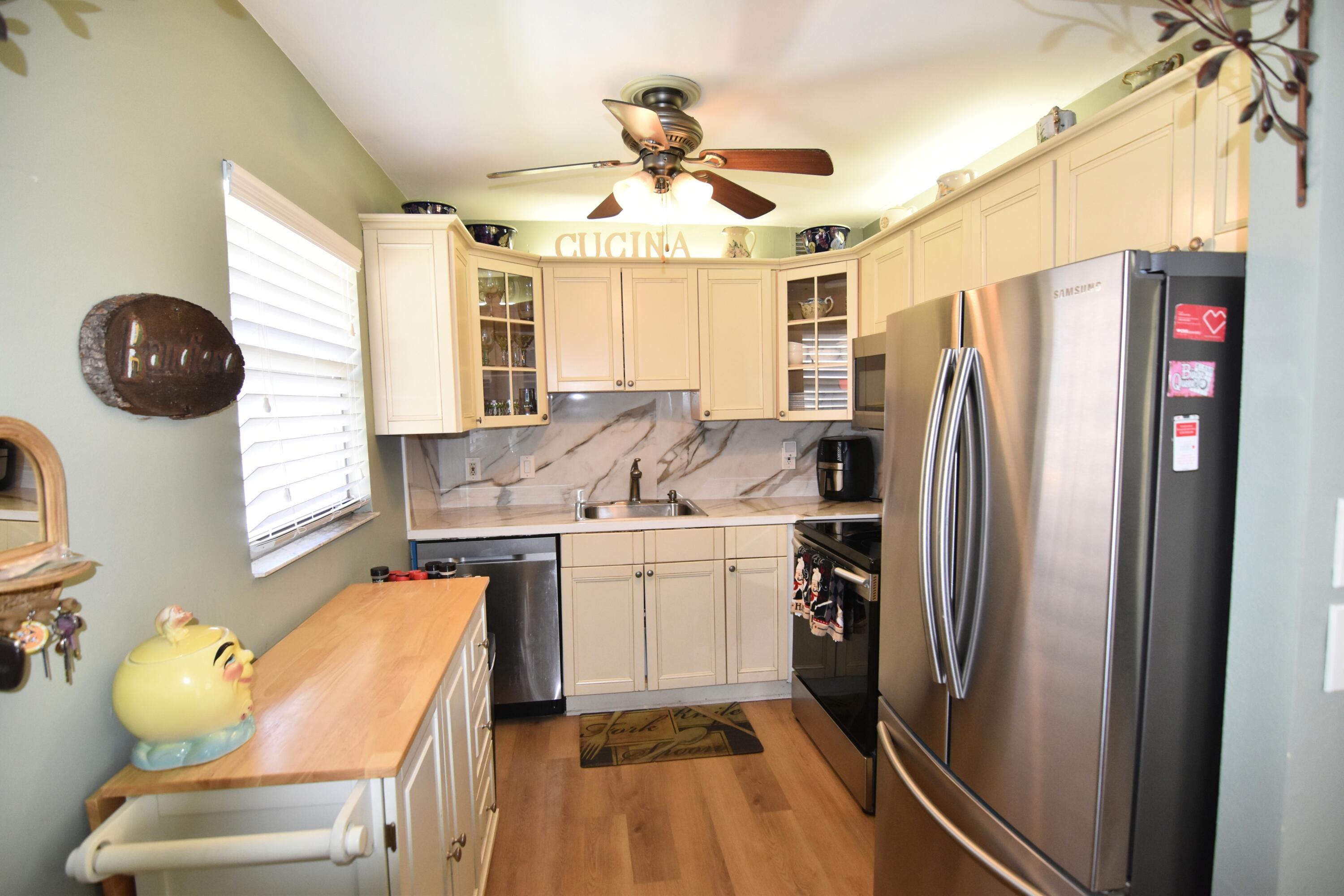 KINGS POINT SAXONY CONDOS - Residential