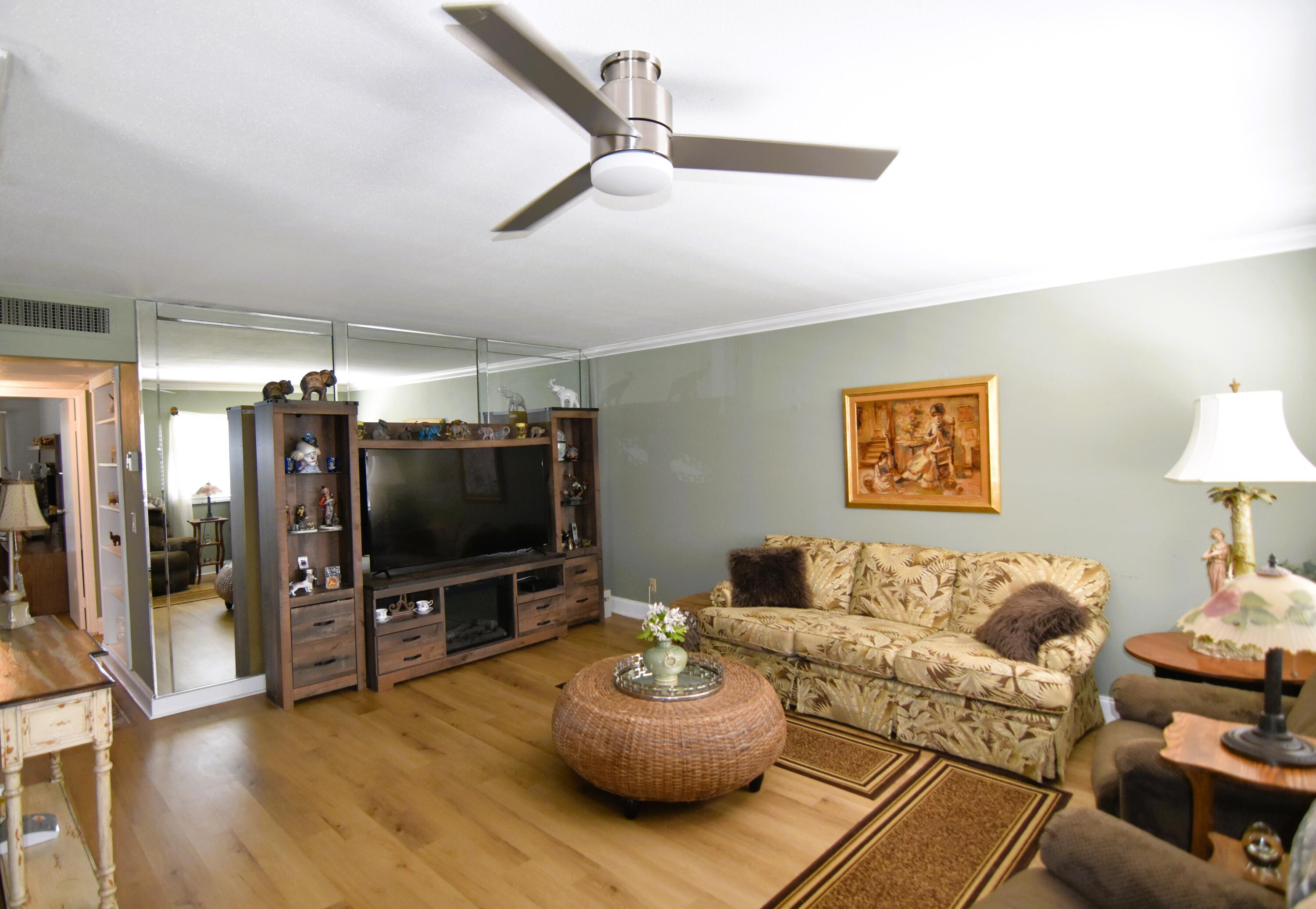 KINGS POINT SAXONY CONDOS - Residential