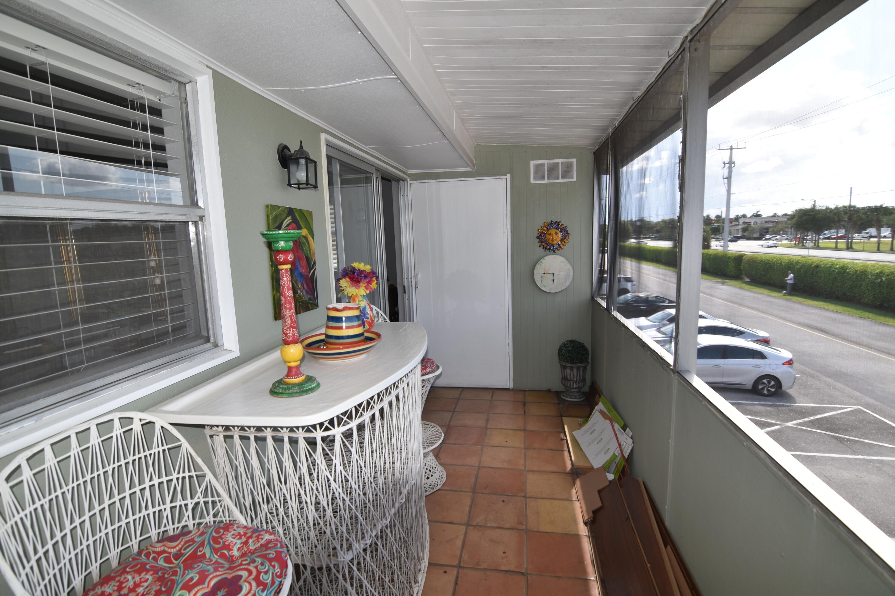 KINGS POINT SAXONY CONDOS - Residential