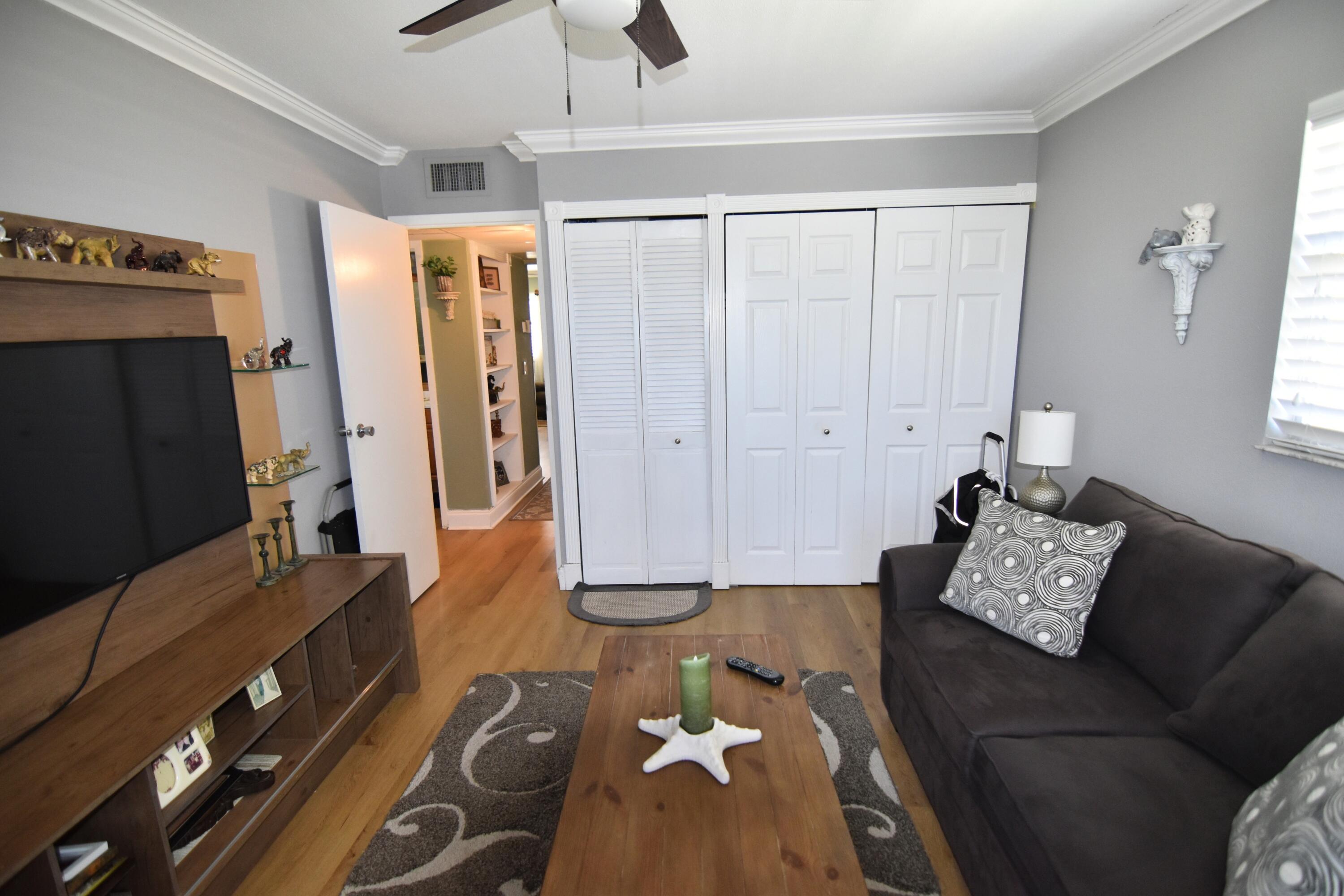 KINGS POINT SAXONY CONDOS - Residential