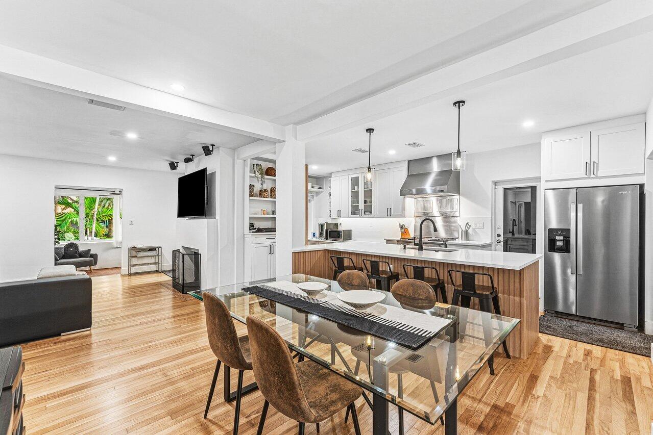 HOLLYWOOD LAKES - Residential