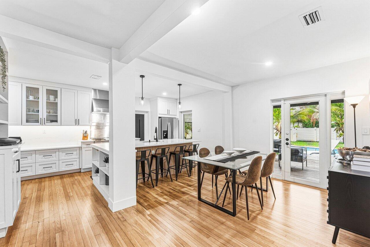 HOLLYWOOD LAKES - Residential