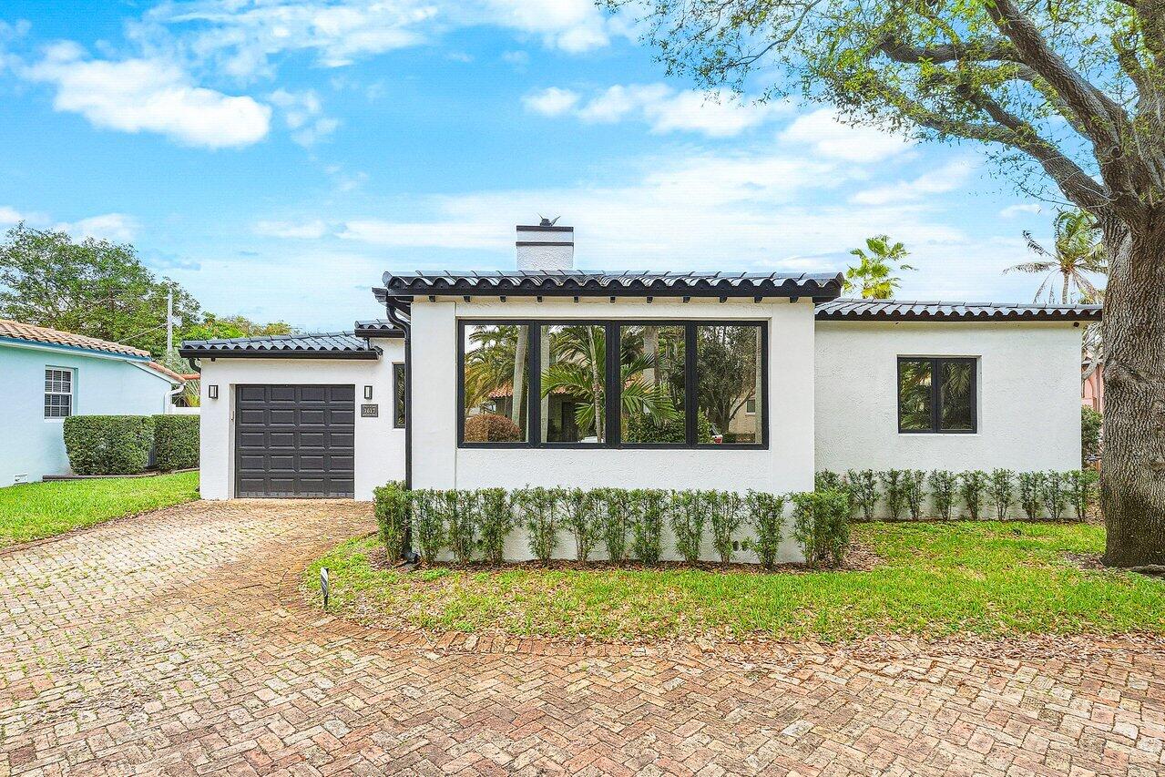 HOLLYWOOD LAKES - Residential