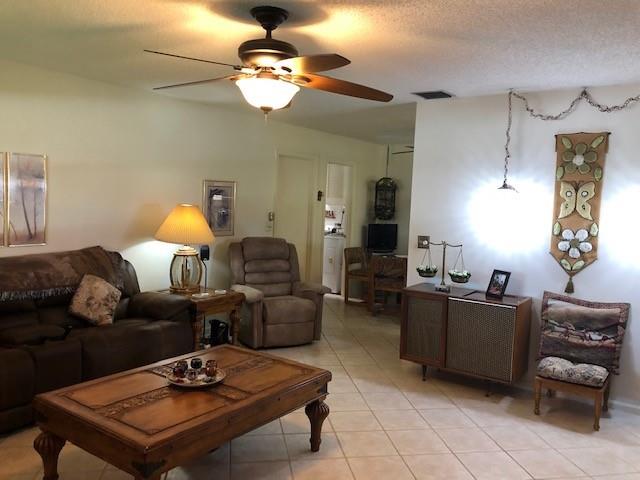 Country Corners 95-25 B - Residential