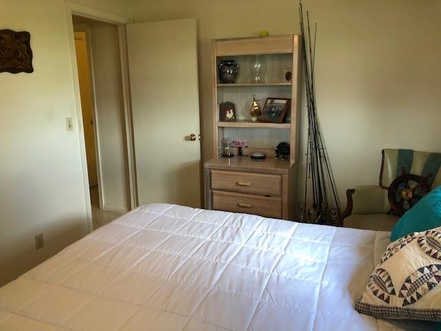 Country Corners 95-25 B - Residential