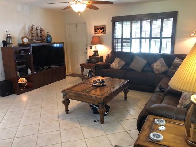 Country Corners 95-25 B - Residential