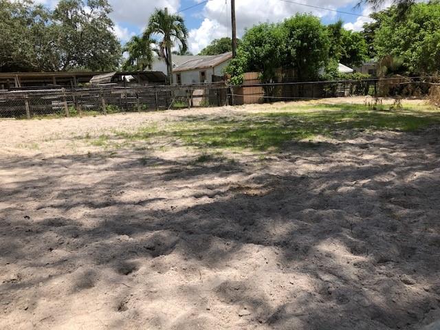 Country Corners 95-25 B - Residential