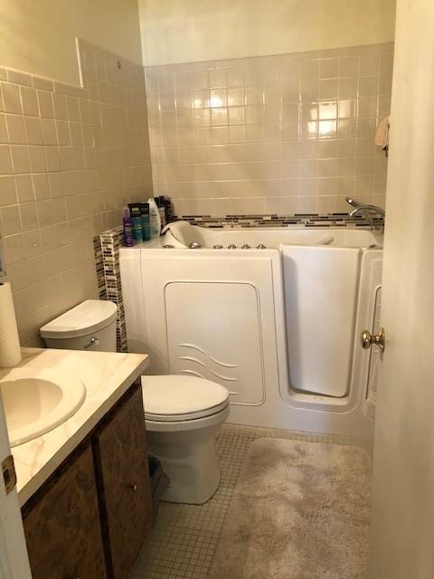 Country Corners 95-25 B - Residential