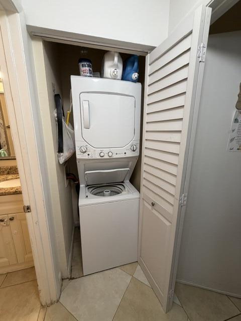 WATERS EDGE AT DEERFIELD CONDO - Residential Lease