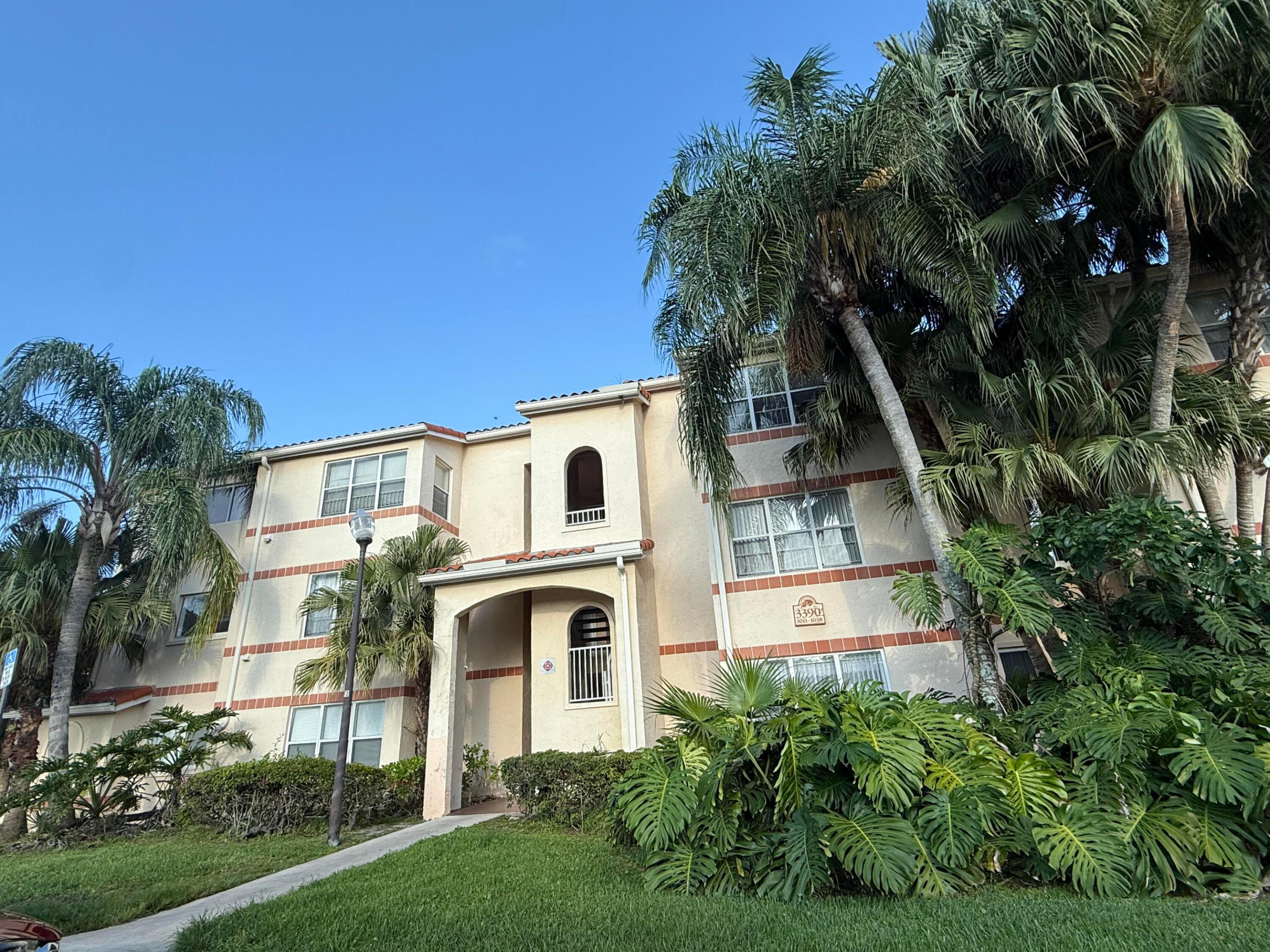 Spectacular 2BR / 2BA condo in Coral Key. This first floor unit features a stunning golf course view, a remodeled interior, granite countertops, ceramic flooring, and an in unit washer and dryer. It also offers plenty of closet space, a large pantry, a new water heater, and a new dishwasher. Enjoy a resort style community with a clubhouse, swimming pool, gym, and tennis courts. Pet friendly with no rental restrictions, making it an excellent investment opportunity.