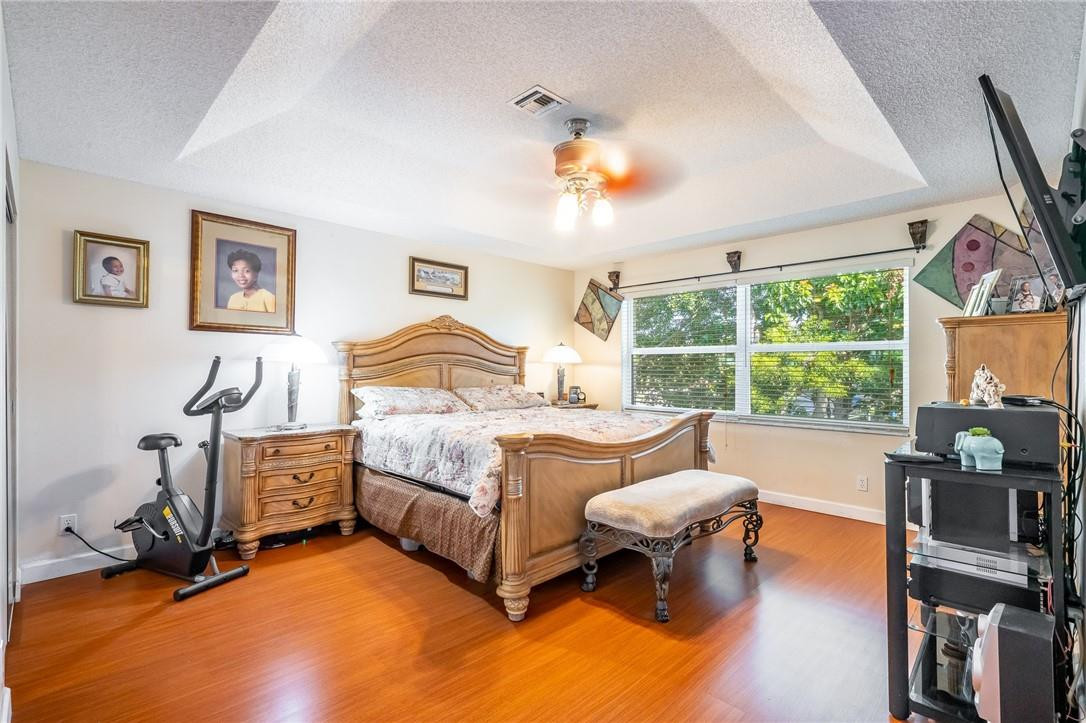 LAKE CHARLESTON - Residential