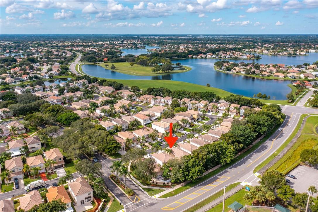LAKE CHARLESTON - Residential