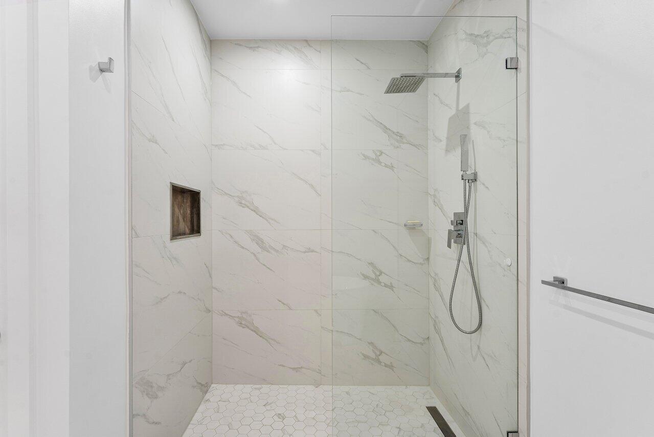 NAUTILUS 220 CONDO - Residential