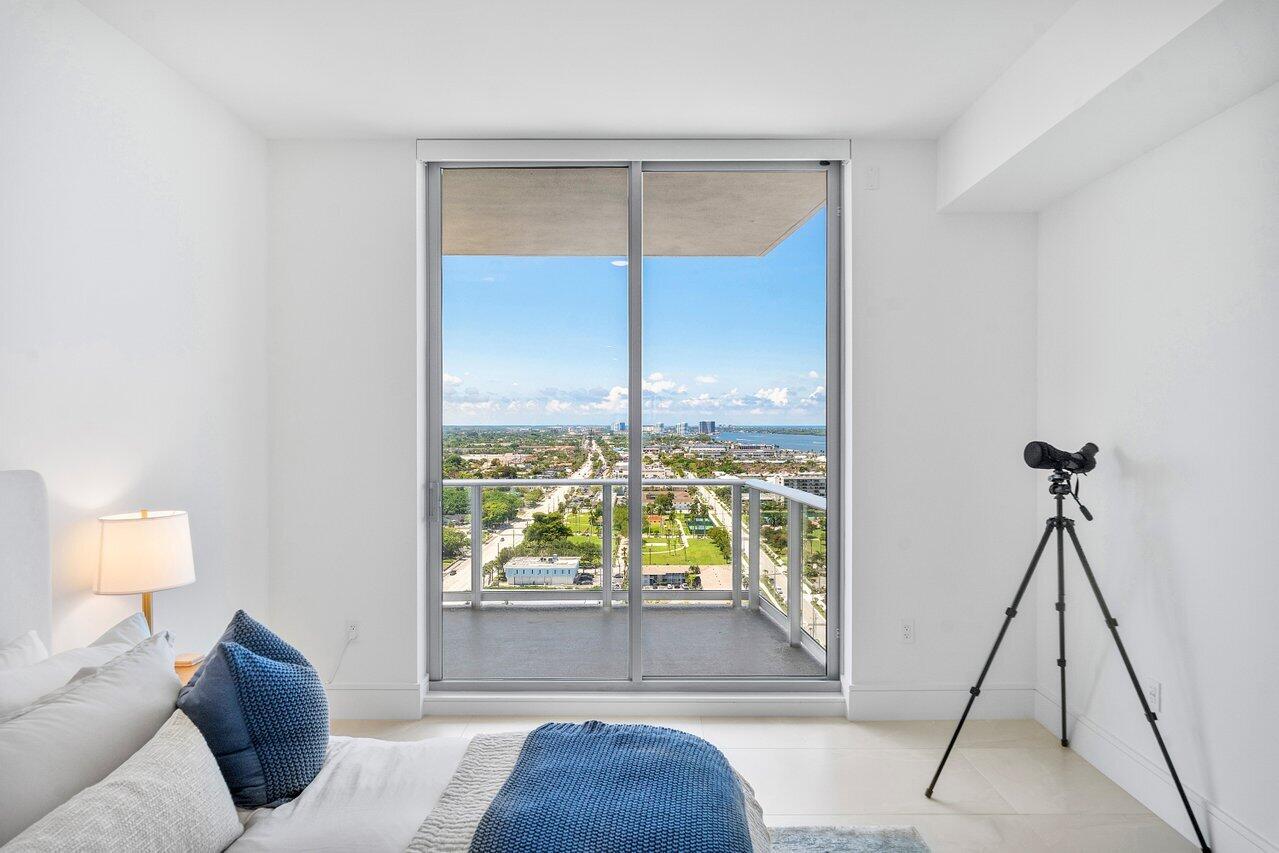 NAUTILUS 220 CONDO - Residential