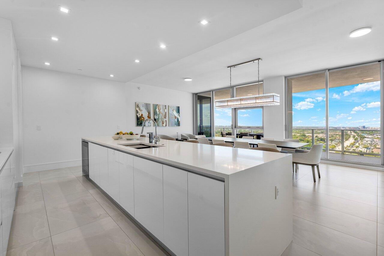 NAUTILUS 220 CONDO - Residential