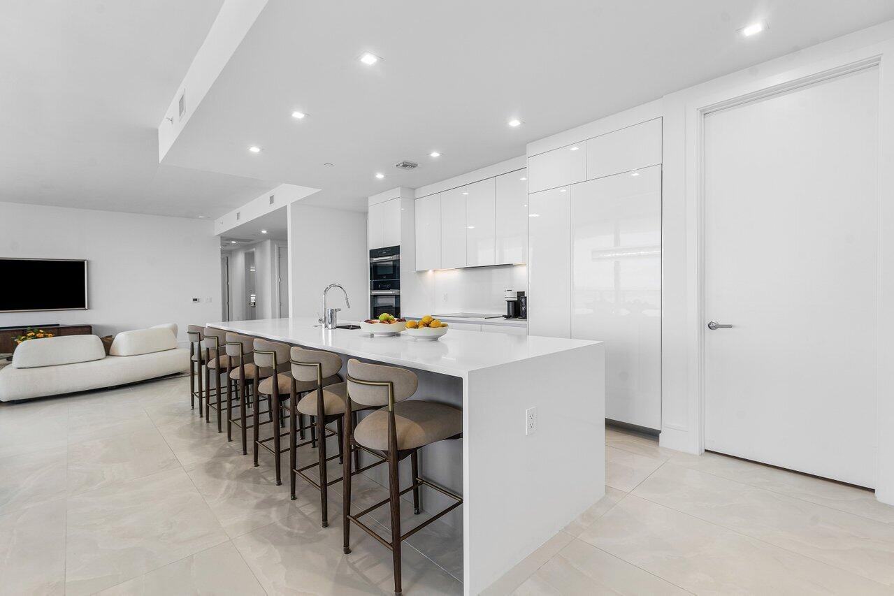 NAUTILUS 220 CONDO - Residential