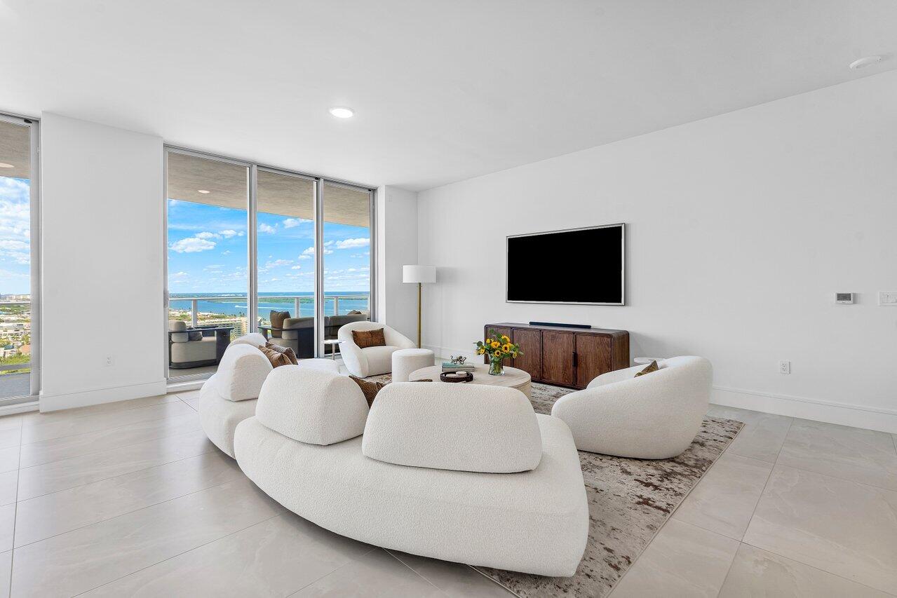 NAUTILUS 220 CONDO - Residential