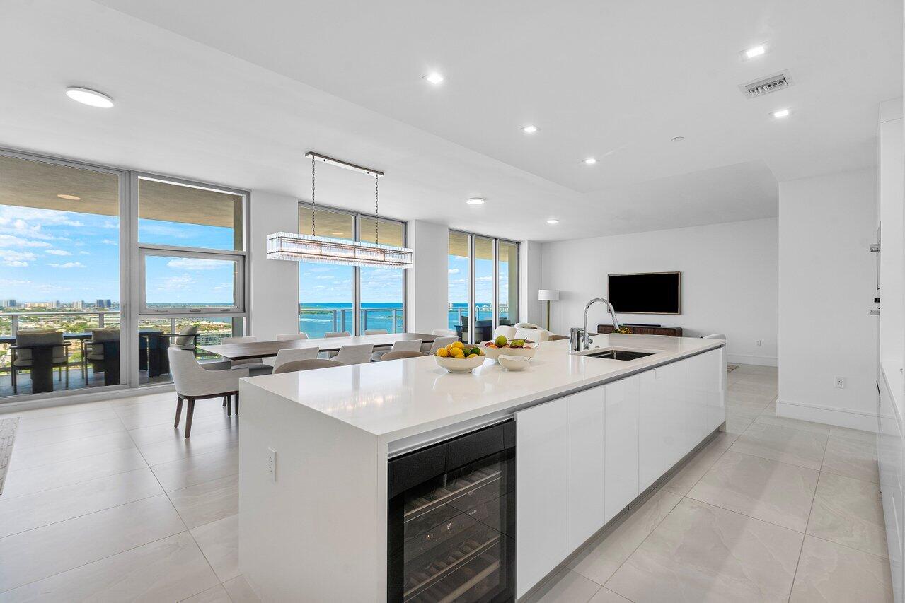 NAUTILUS 220 CONDO - Residential