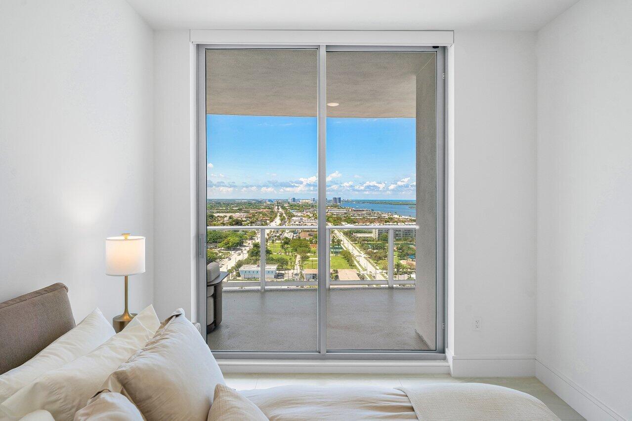 NAUTILUS 220 CONDO - Residential