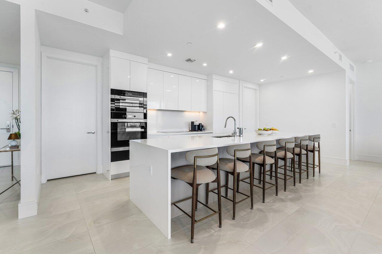 NAUTILUS 220 CONDO - Residential