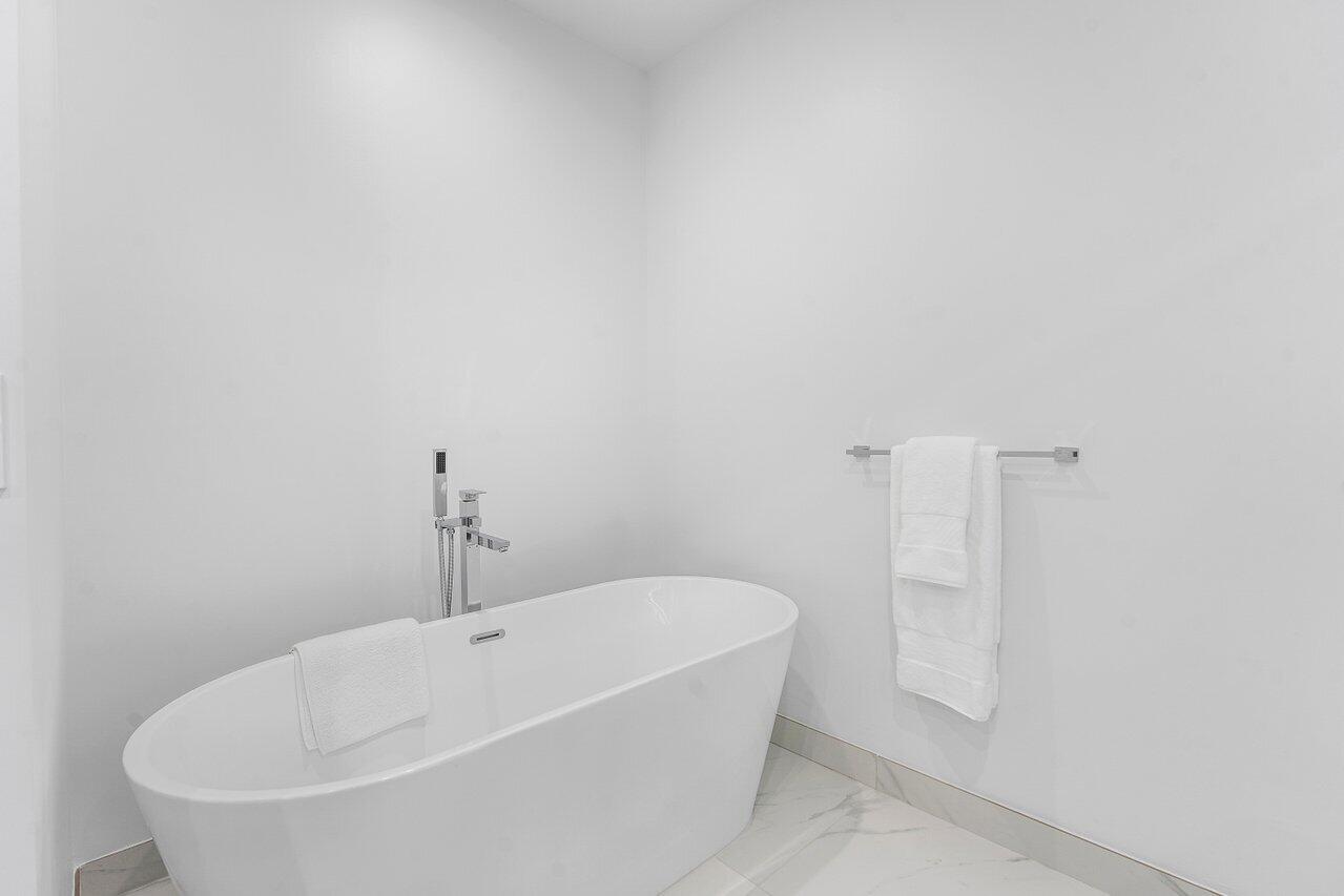 NAUTILUS 220 CONDO - Residential