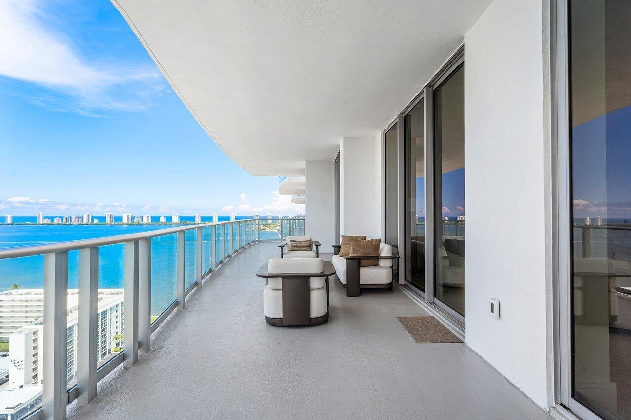 NAUTILUS 220 CONDO - Residential