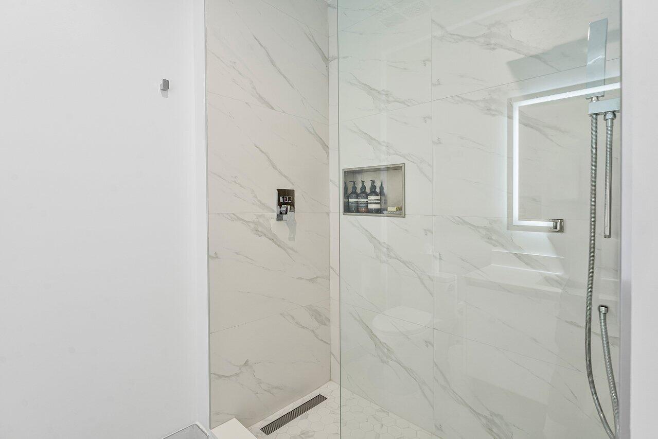 NAUTILUS 220 CONDO - Residential