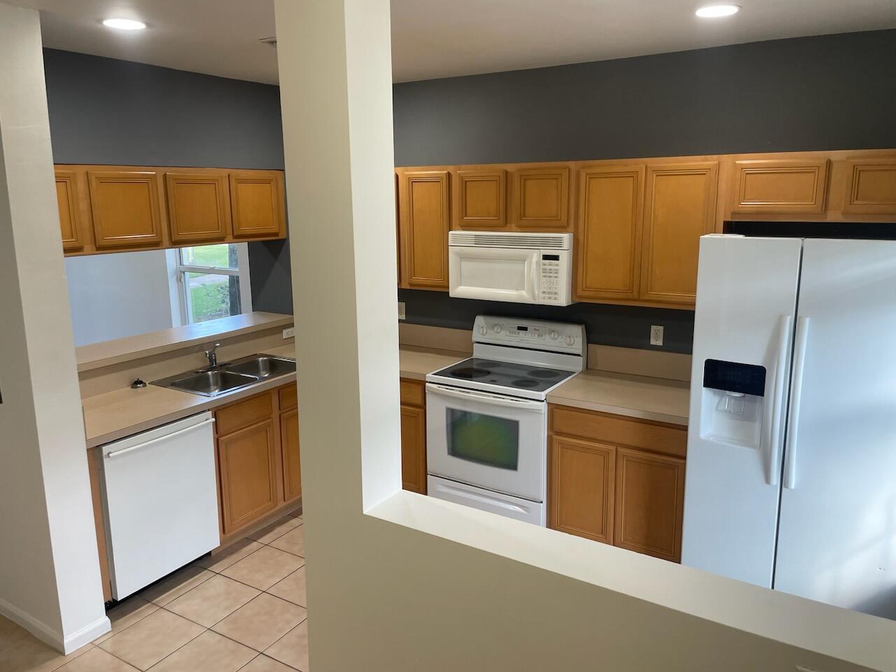 PALMBROOKE TOWNHOMES - Residential Lease