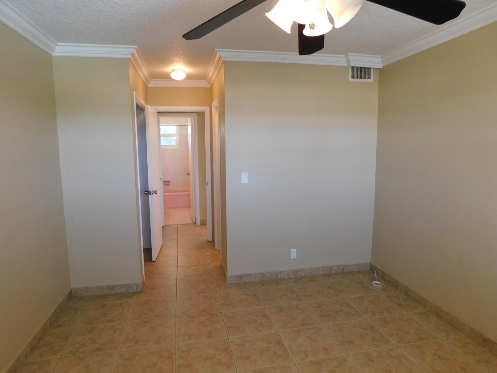 LAKE PARK GARDENS 4 INC CONDO - Residential